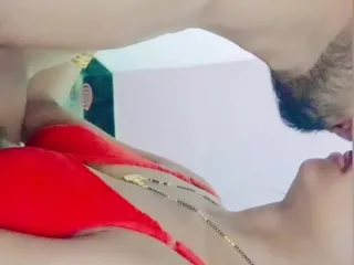 새로운 결혼 한 여대생 Parul 아기 첫 바이러스 성 섹스 비디오