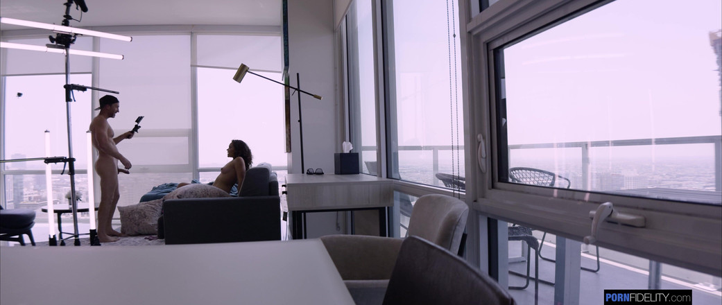 Pornfidelity: Pornfidelity - Naughy Naudi Nala phun khắp người!