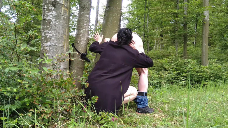 Toilet Mommy: Beautiful Girl Getting the Best Ass Licking, Real Couple