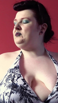 Giantess' Sweet Delight