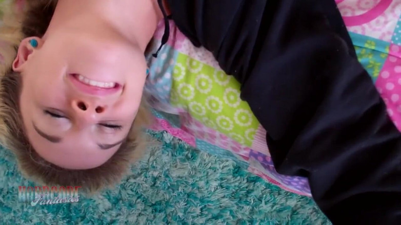Fantasy Hardcore: Horny teen wanking her slutty pussy