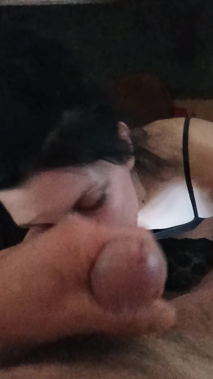 vuana: Real Homemade Cumslut Sucking Big Cock