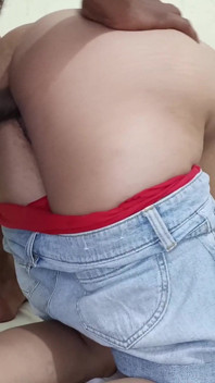 Une demi-sœur indienne au cul énorme se fait baiser par une levrette, compilation
