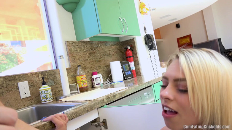 Cum Eating Cuckolds: Zoe Clark má svého paroháče sání ptáka