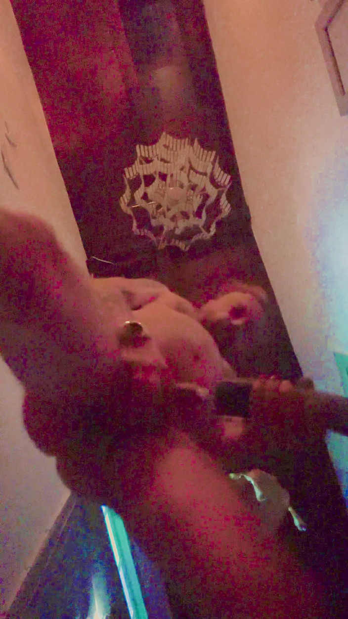 KinkMitch: Zábava s vysavačem