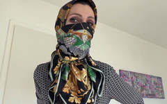 Lady Victoria Valente: Lady Victoria Valente - 패브릭 마스크와 헤드스카프 스타일링, JOI
