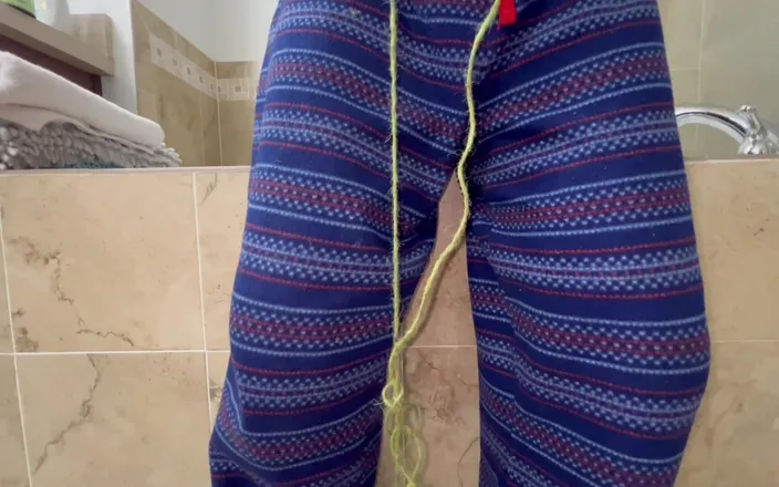 VeeVee Vixen: Nipple Pulled with String
