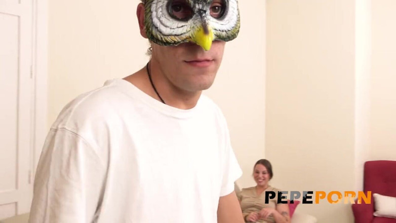 PepePorn: Gangbang per Claire P: Ora vuole i ruokies, 5 alla volta!
