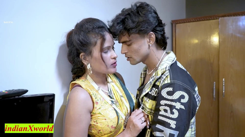 Indian Xshot: 彼女の体型が私を興奮させます!美しいメイドセックス