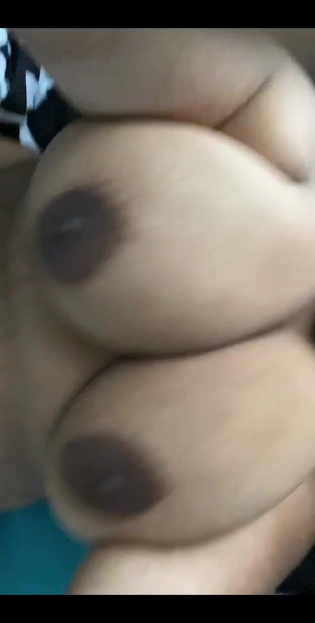 Biggdebbie solo: Țâțe 44G
