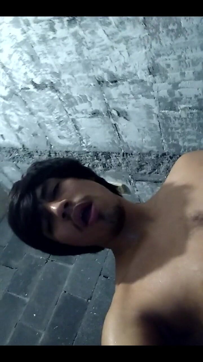 AlexAlejandro13: Ik ben altijd erg geil in het toilet. Kom de...