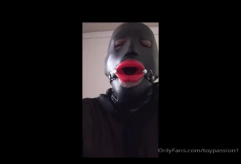 Pierro Toy: 有光泽的嘴唇：在成为一个放荡的玩具男郎的路上，嘴巴总是张着变性人鸡巴