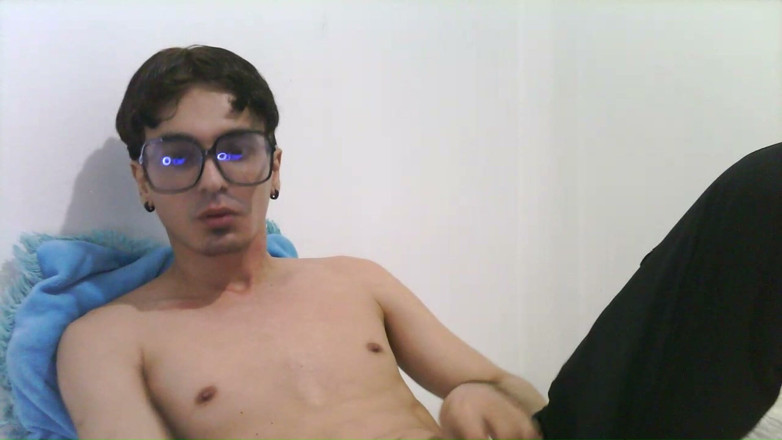 Andrews Perverts: Jiran saya mula berkongkek dengan teman wanita dan saya mahu...