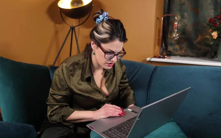 Countess diamond: Wife Finds Your Browsing History - Kink Shaming Humiliation