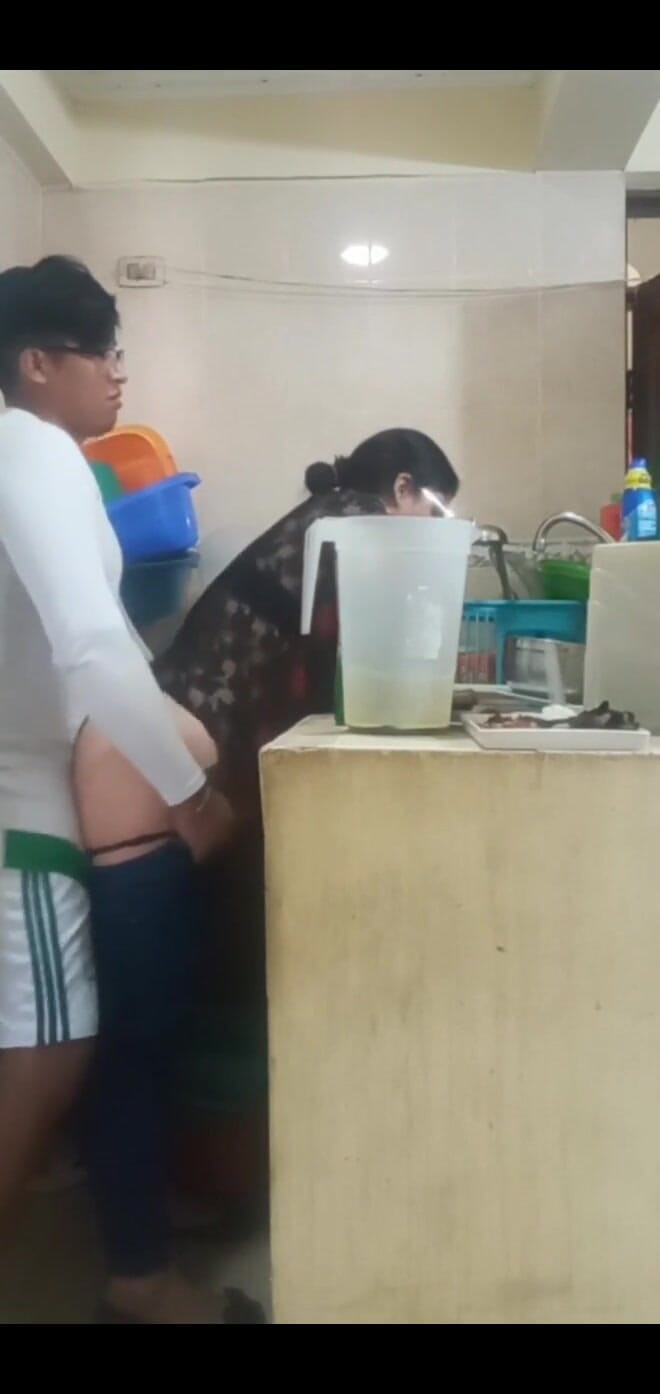E-Alfa: Pembantu rumah dikongkek bosnya, isteri saya hampir menangkap kami