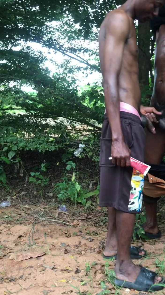 Sexydaddy: Africanos homens com pau preto fazendo sexo fora sentindo a...