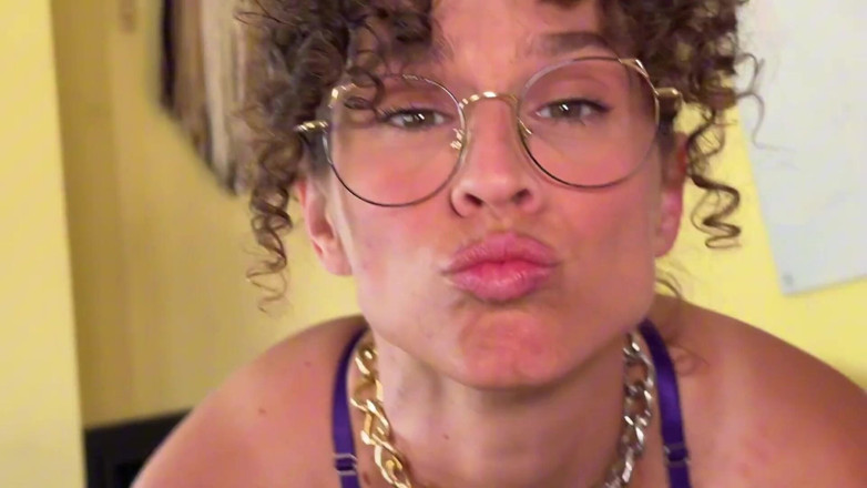 VibeWithMommy: Aldrig tidigare sett anal ahegao scen
