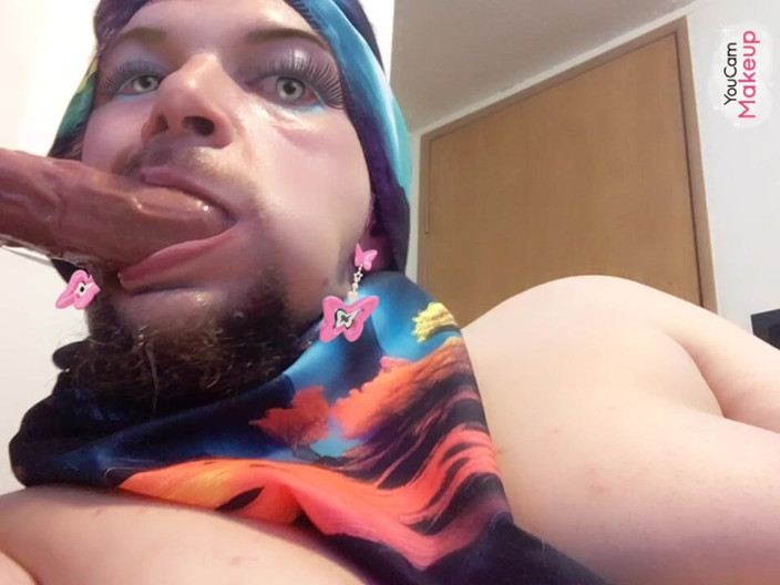 King Of Crossdress: Suck Down Baby