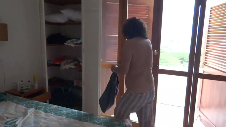 Ardientes69: I Jerk off and Cum While Watching My Stepmother Put...