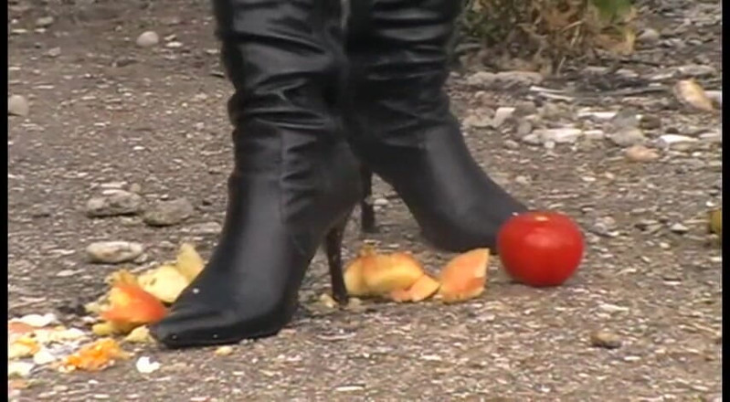 Foot Girls: Crushing food outdoors with my high heels