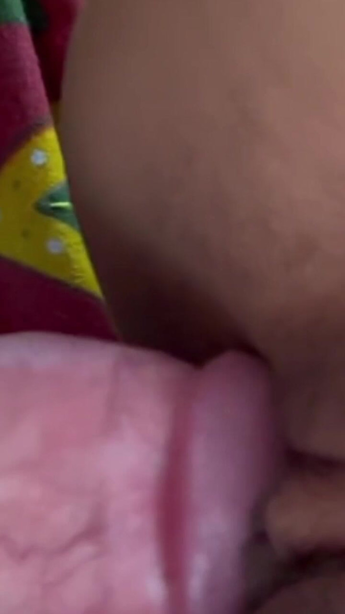 YourDickSucker: Sevimli kız vücudunu gösteriyor