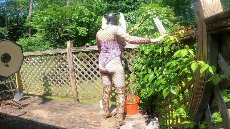 Jon Screcrow: Gigantic Fake Tits Jon Scarecrow Bts Photoshoot Jackoff Cum Shot...