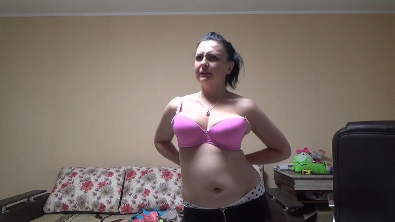 Sexy Milf: Eu amo meus peitos enormes! Eles cresceram tão rápido!