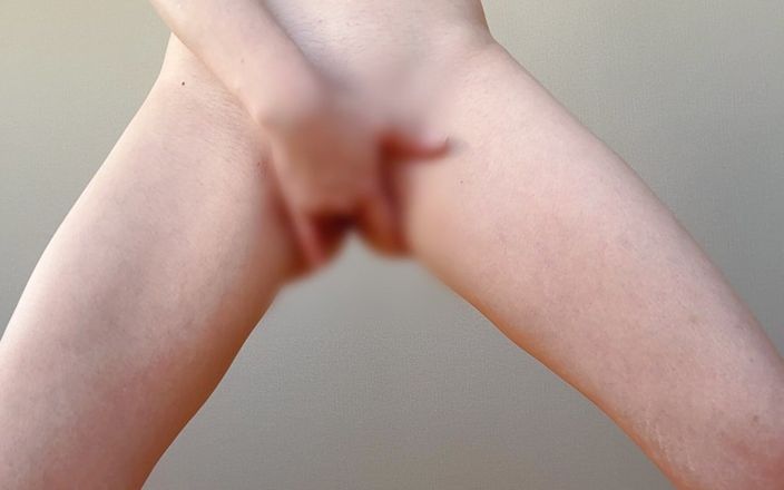 LuuLee0804: Masturbazione di una cavallo di granchi