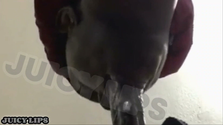 It get sloppy here: Labbra succose-bocca era bagnato per lui facendolo da mangiare rapidamente!!