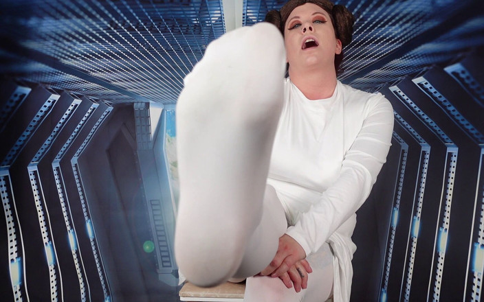 Deanna deadly: Princess Leia Lets POV Smell Her Stinky Pantyhose Covered Feet...