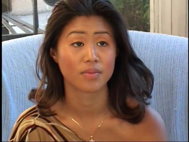 Big in Asia: Curvă asiatică obraznică ia muie adânc în gât cu o pulă...