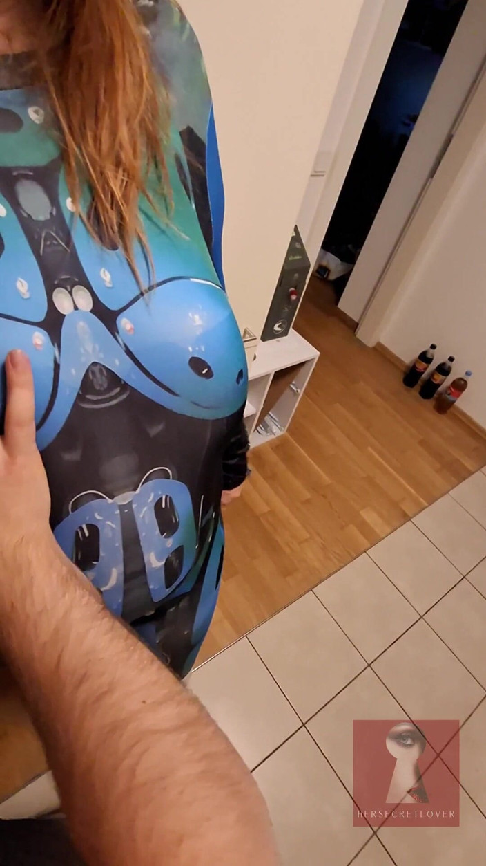 Hersecretlover: Aku adalah robo-milfmu yang nakal: strip melucuti aku, kode lubangku,...