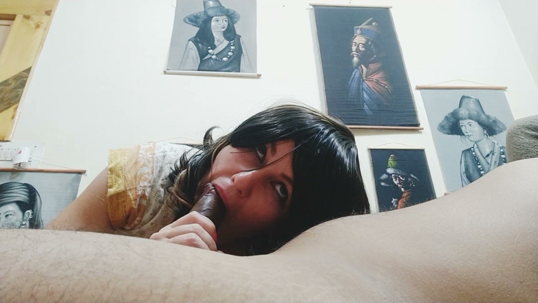 Bolly Karma: Une fille sexy saute sur le lit avec un mec
