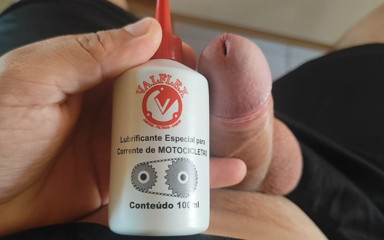 DaddyDoted: ¡insertando Aceite Para Cadenas De Moto Dentro Del Pene!