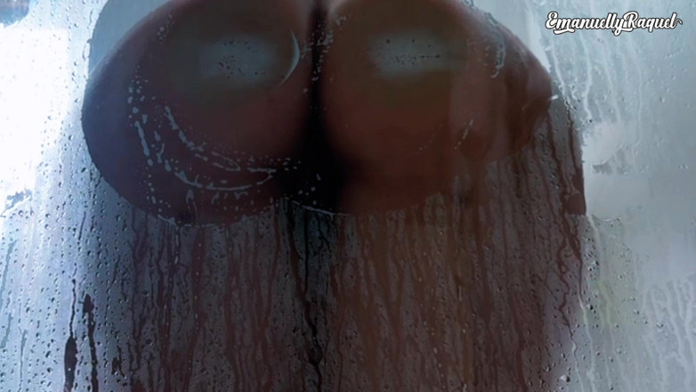 Emanuelly Raquel: Dándose un baño de Dotoso