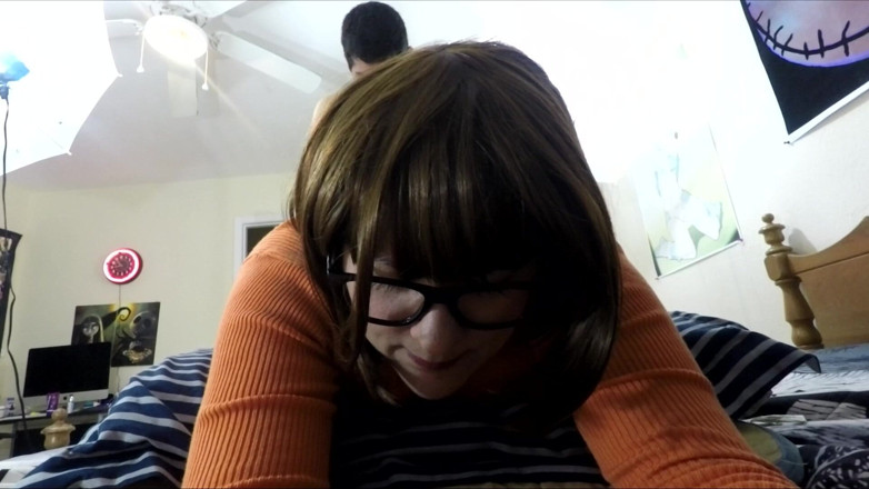 VickyVixen: Velma lo prende nel culo - primo anale