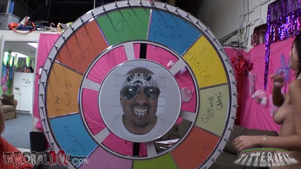 Immoral Live: Martedì titterific con la 18enne nadia Noel con le sue tette...