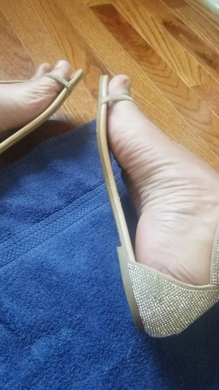 Feet Lover: Vibrator in Ass Big Cock Pretty Sandals