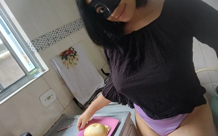 Zayra Pink: Making Your Breakfast