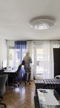 Pearl Vanesa ukazuje své tělo ve svém domě s krásnými perly