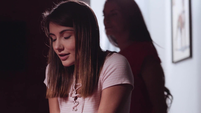 SweetheartVideo: Lezbiyen üvey anne 6 sahne üvey anne daha iyi yapıyor