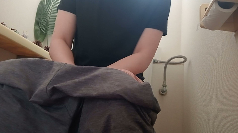 Mayumi Kanzaki: Everyday Life of a Mature Woman - Toilet