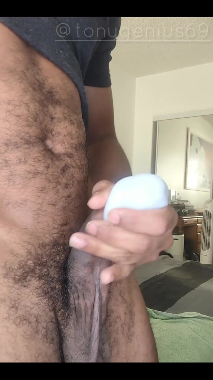 Tony Genius: Uovo soddisfa il masturbatore