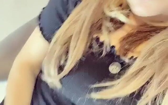 얼리샤 로즈: 큰 라이드에서 잔디 깎기 후 욱신거리는 키티의 밀프 문제