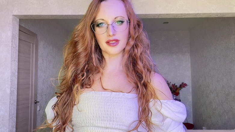 Holy_Red: Rothaarige MILF dirty-talks &amp; neckt ihre sexy lippen und ihr geiles...