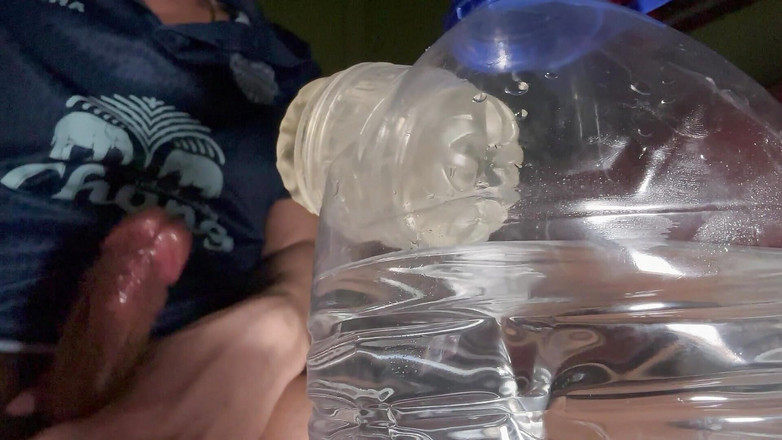 SinglePlayerBKK: ジャークオフと水でザーメン。