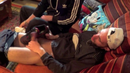 Sneaker gay: Scopata da un ragazzo etero con le sneakers