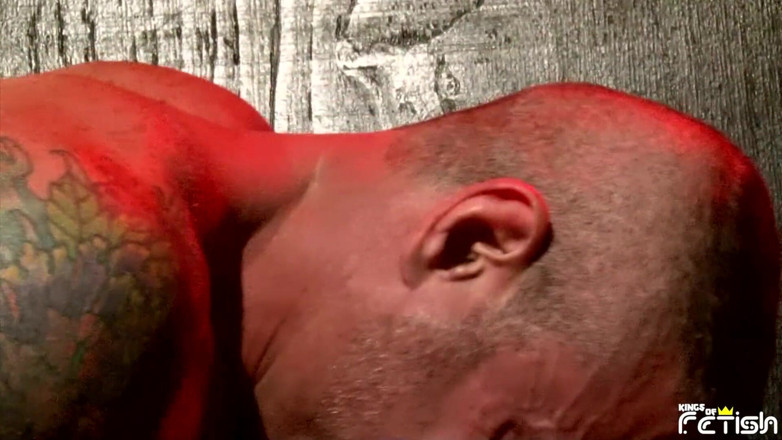Gay Diaries: Anh chàng hói đầu bị một người đàn ông xăm mình đụ lỗ đít
