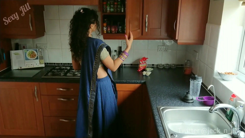 POV_Indian: Nonno indiano scopa la stretta figa vergine della nipote - Storia...