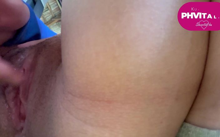 AmayaMori: Eu me masturbo no carro e mostro meus peitos